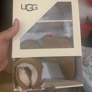 Baby UGG BOOTS SIZE 1 (0-6 months of age )